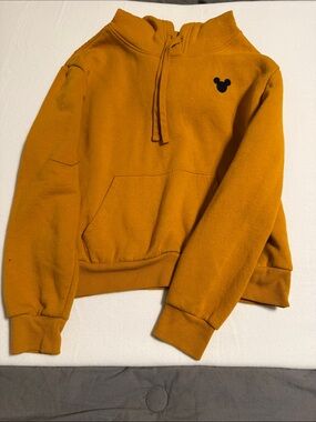 Divided Men's Mustard Crewneck Sweatshirt with Black Logo-s27